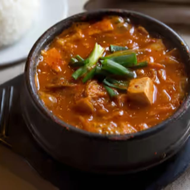 E6. Kimchi Chigae.